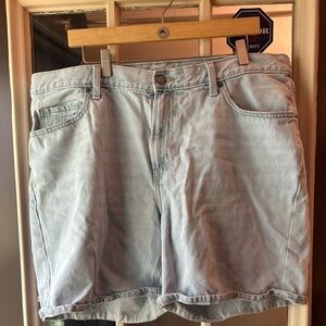 Old Navy Blue Jean Shorts Light Wash